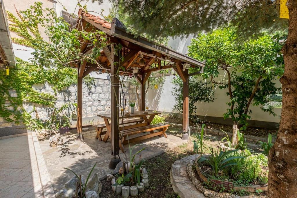 Apartment Paradise Garden Split Bagian luar foto